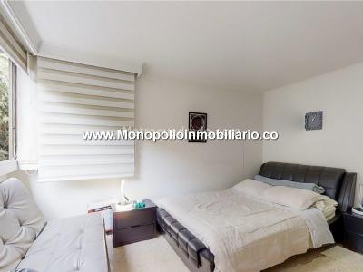 Apartamento de 3 alcobas en venta en El Tesoro, Medellín, 237 m² · foto 10 de 18