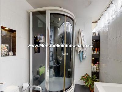 Apartamento de 3 alcobas en venta en El Tesoro, Medellín, 237 m² · foto 11 de 18