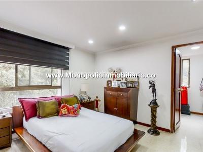 Apartamento de 3 alcobas en venta en El Tesoro, Medellín, 237 m² · foto 14 de 18