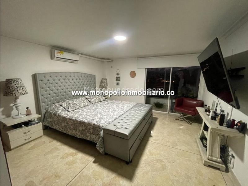 Furnished 4BR Apartment for Rent in Calasanz (2 Balconies) - 4