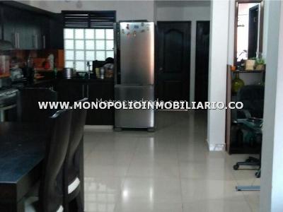 Casa de 5 alcobas en venta en Cabañas, Bello, 176 m² · foto 2 de 20