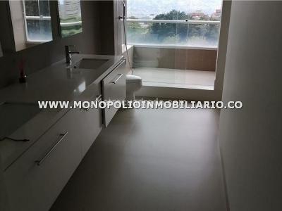 Apartamento en venta en El Poblado, Medellín · foto 2 de 8