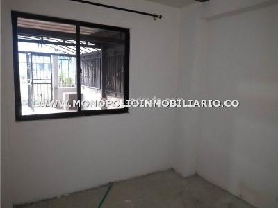 Casa de 5 alcobas en venta en San Martin, Bello, 264 m² · foto 2 de 20