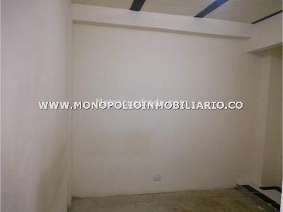 Casa de 5 alcobas en venta en San Martin, Bello, 264 m² · foto 4 de 20