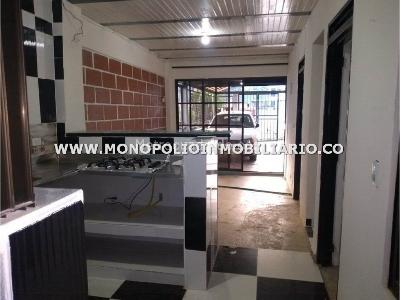 Casa de 5 alcobas en venta en San Martin, Bello, 264 m² · foto 9 de 20