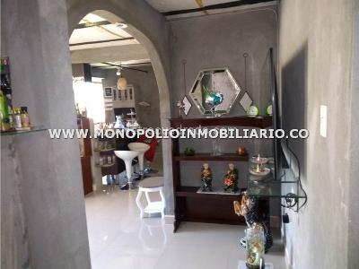 Casa de 5 alcobas en venta en San Martin, Bello, 264 m² · foto 11 de 20