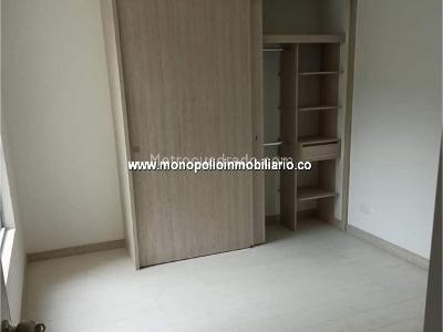 Apartamento de 3 alcobas en venta en Niquia, Bello, 70 m² · foto 3 de 7
