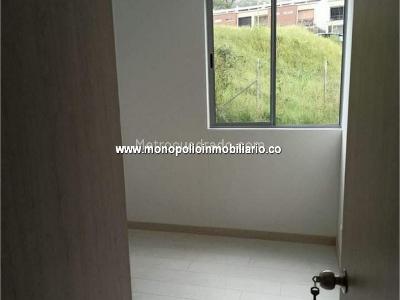 Apartamento de 3 alcobas en venta en Niquia, Bello, 70 m² · foto 7 de 7