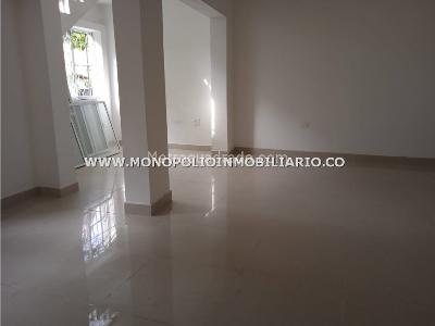 Casa de 5 alcobas en venta en Calasanz, Medellín, 340 m² · foto 2 de 20