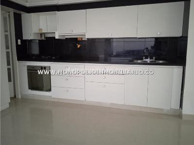 Casa de 5 alcobas en venta en Calasanz, Medellín, 340 m² · foto 3 de 20