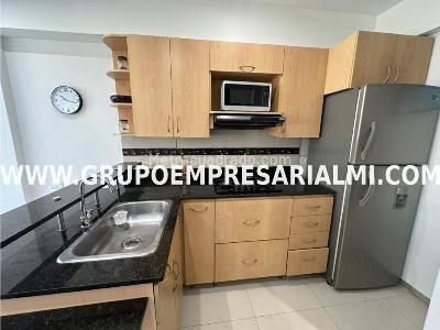 Apartamento de 2 alcobas en arriendo en Laureles, Medellín, 70 m² · foto 3 de 20