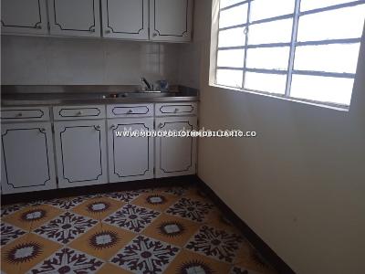 Casa de 3 alcobas en venta en Guayabal, Medellín, 130 m² · foto 2 de 13