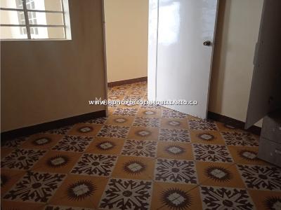 Casa de 3 alcobas en venta en Guayabal, Medellín, 130 m² · foto 4 de 13