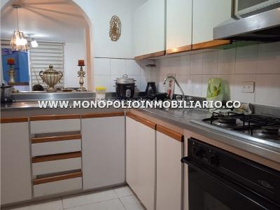 Apartamento de 3 alcobas en arriendo en Laureles, Medellín, 100 m² · foto 3 de 15