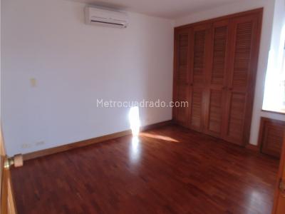 Apartamento en venta en La Aguacatala, Medellín · foto 2 de 9