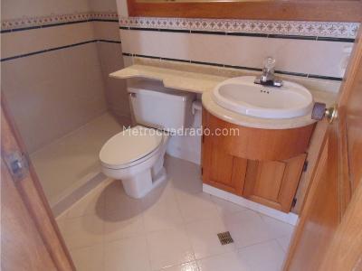 Apartamento en venta en La Aguacatala, Medellín · foto 8 de 9