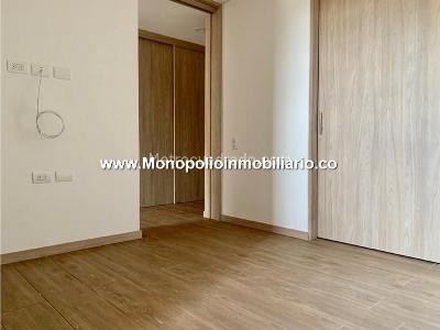 Apartamento de 1 alcoba en venta en El Escobero, Envigado, 54 m² · foto 7 de 18
