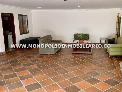 Casa de 5 alcobas en venta en San Jose, Sabaneta, 354 m² · foto 2 de 20
