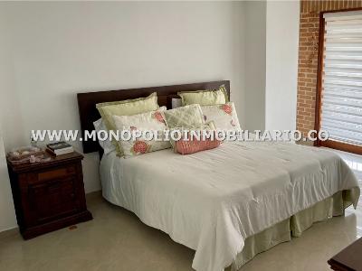 Casa de 5 alcobas en venta en San Jose, Sabaneta, 354 m² · foto 13 de 20