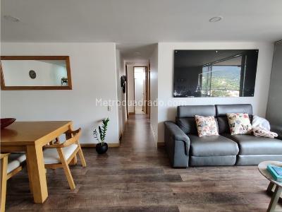 Apartamento de 3 alcobas en venta en San Jose, Sabaneta, 105 m² · foto 3 de 8