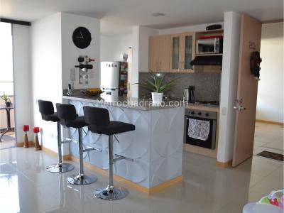 Apartamento de 3 alcobas en arriendo en El Poblado, Medellín, 90 m² · foto 3 de 20