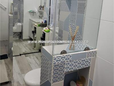 Apartamento de 4 alcobas en venta en Los Colores, Medellín, 125 m² · foto 10 de 13