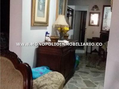 Apartamento en arriendo en Laureles, Medellín · foto 2 de 12