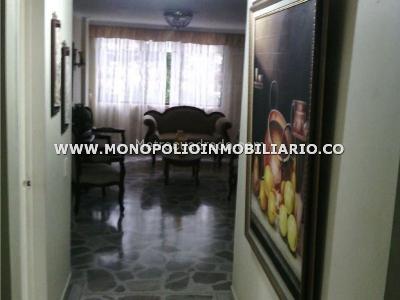 Apartamento en arriendo en Laureles, Medellín · foto 3 de 12