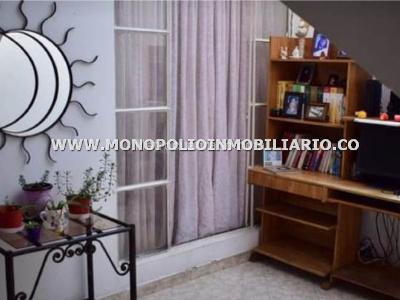 Casa de 3 alcobas en venta en Buenos Aires, Medellín, 70 m² · foto 3 de 9