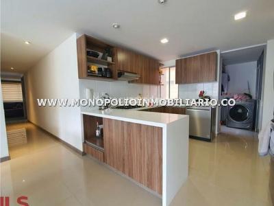 Apartamento de 4 alcobas en venta en San Jose, Sabaneta, 139 m² · foto 2 de 15