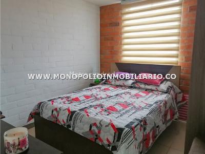 Apartamento de 2 alcobas en venta en Entreamigos, Sabaneta, 75 m² · foto 4 de 8