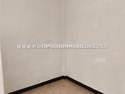 Casa de 5 alcobas en venta en Calasanz, Medellín, 334 m² · foto 3 de 19