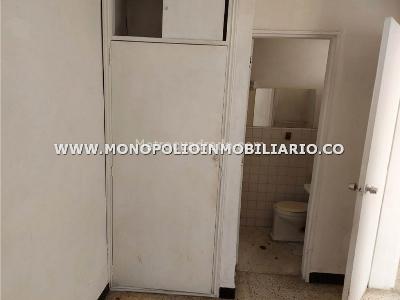 Casa de 5 alcobas en venta en Calasanz, Medellín, 334 m² · foto 7 de 19