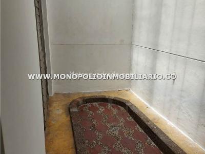 Casa de 5 alcobas en venta en Calasanz, Medellín, 334 m² · foto 10 de 19