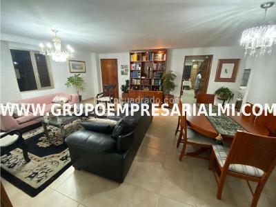 Apartamento de 3 alcobas en venta en El Poblado, Medellín, 137 m² · foto 2 de 20