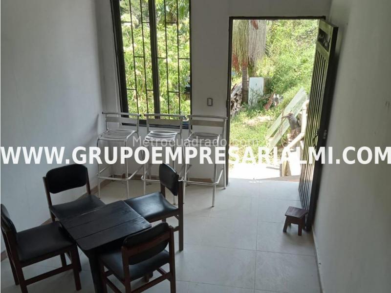 Apartamento Dúplex Amoblado de 1 Alcoba en Arriendo en Guatapé (El Peñol)
