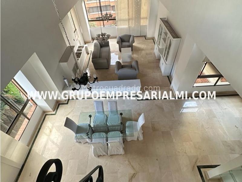 Luxurious 4BR Penthouse with Jacuzzi in El Poblado - 2