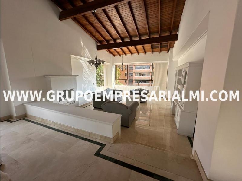 Luxurious 4BR Penthouse with Jacuzzi in El Poblado - 4
