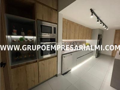 Casa de 4 alcobas en venta en El Poblado, Medellín, 360 m² · foto 5 de 20