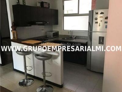Apartamento de 2 alcobas en arriendo en Castropol, Medellín, 70 m² · foto 2 de 11