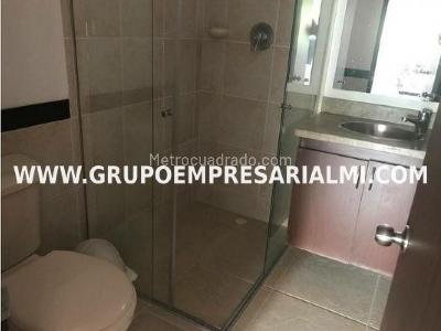 Apartamento de 2 alcobas en arriendo en Castropol, Medellín, 70 m² · foto 9 de 11