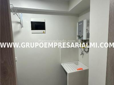 Apartamento de 3 alcobas en venta en Loma De Los Bernal, Medellín, 58 m² · foto 11 de 15