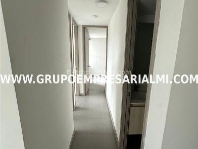 Apartamento de 3 alcobas en venta en Loma De Los Bernal, Medellín, 58 m² · foto 12 de 15