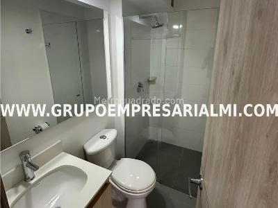 Apartamento de 3 alcobas en venta en Loma De Los Bernal, Medellín, 58 m² · foto 15 de 15