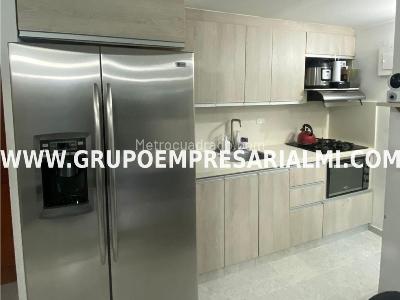 Apartamento en venta en El Poblado, Medellín · foto 5 de 14