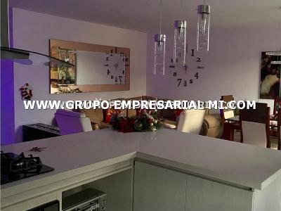 Apartamento de 3 alcobas en venta en La Castellana, Medellín, 117 m² · foto 2 de 11