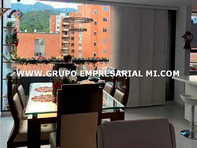 Apartamento de 3 alcobas en venta en La Castellana, Medellín, 117 m² · foto 3 de 11