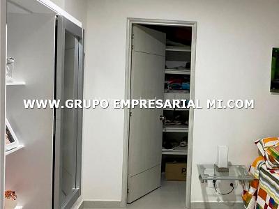 Apartamento de 3 alcobas en venta en La Castellana, Medellín, 117 m² · foto 5 de 11