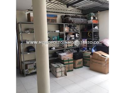Casa de 3 alcobas en venta en Estadio, Medellín, 180 m² · foto 2 de 10