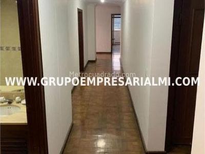 Apartamento de 4 alcobas en venta en Centro De La Ciudad, Medellín, 306 m² · foto 5 de 14